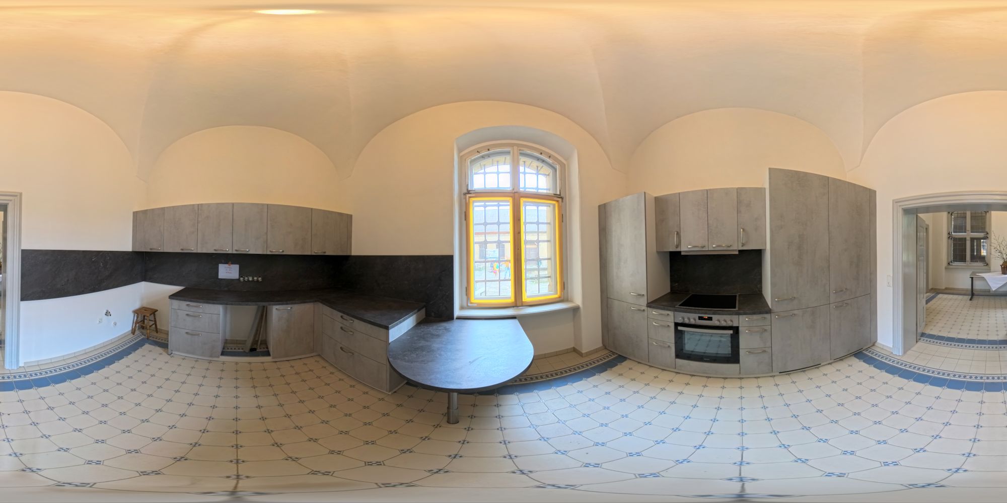 Westflügel Küche 2025