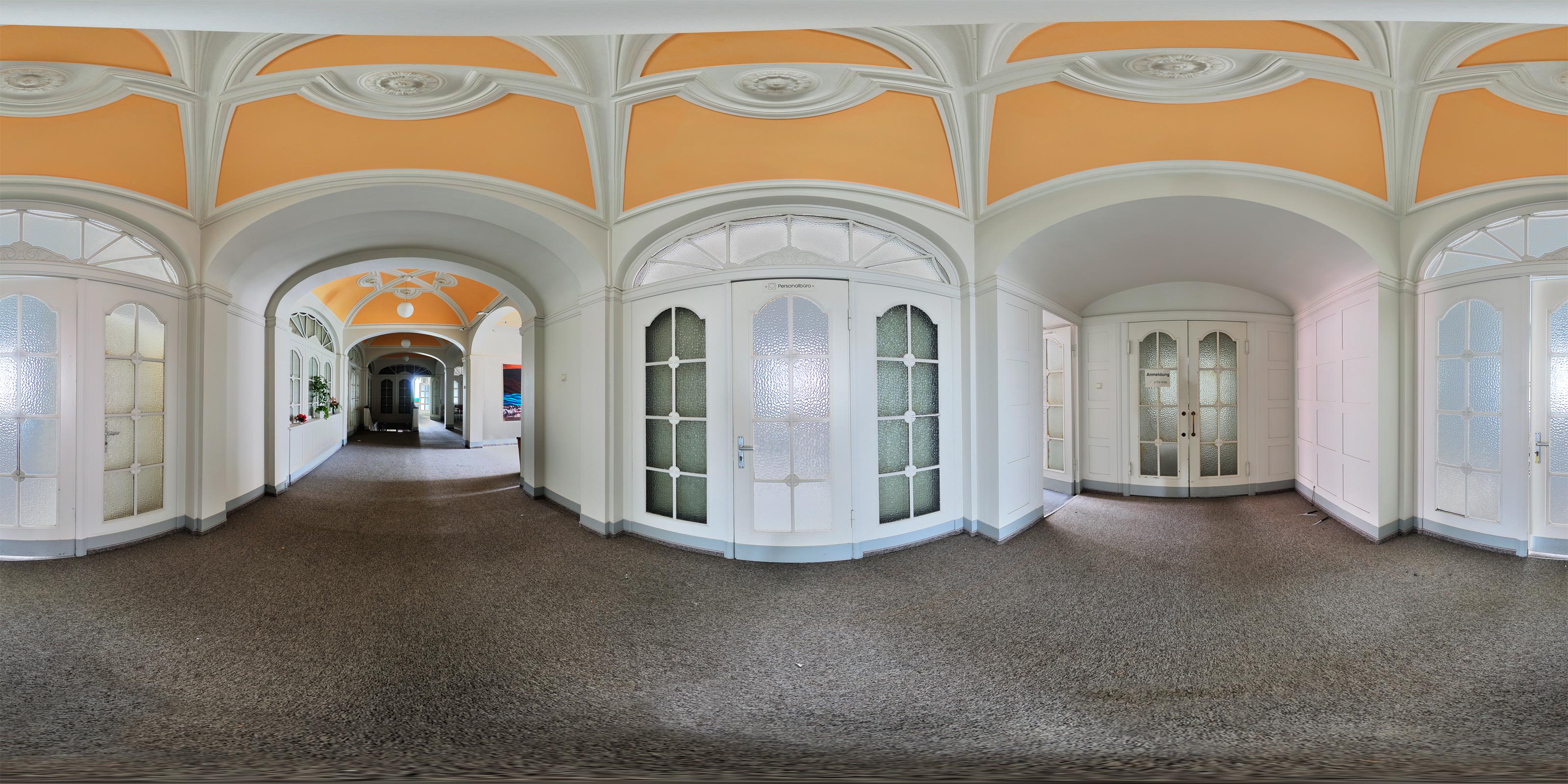 Eingangshalle 1
