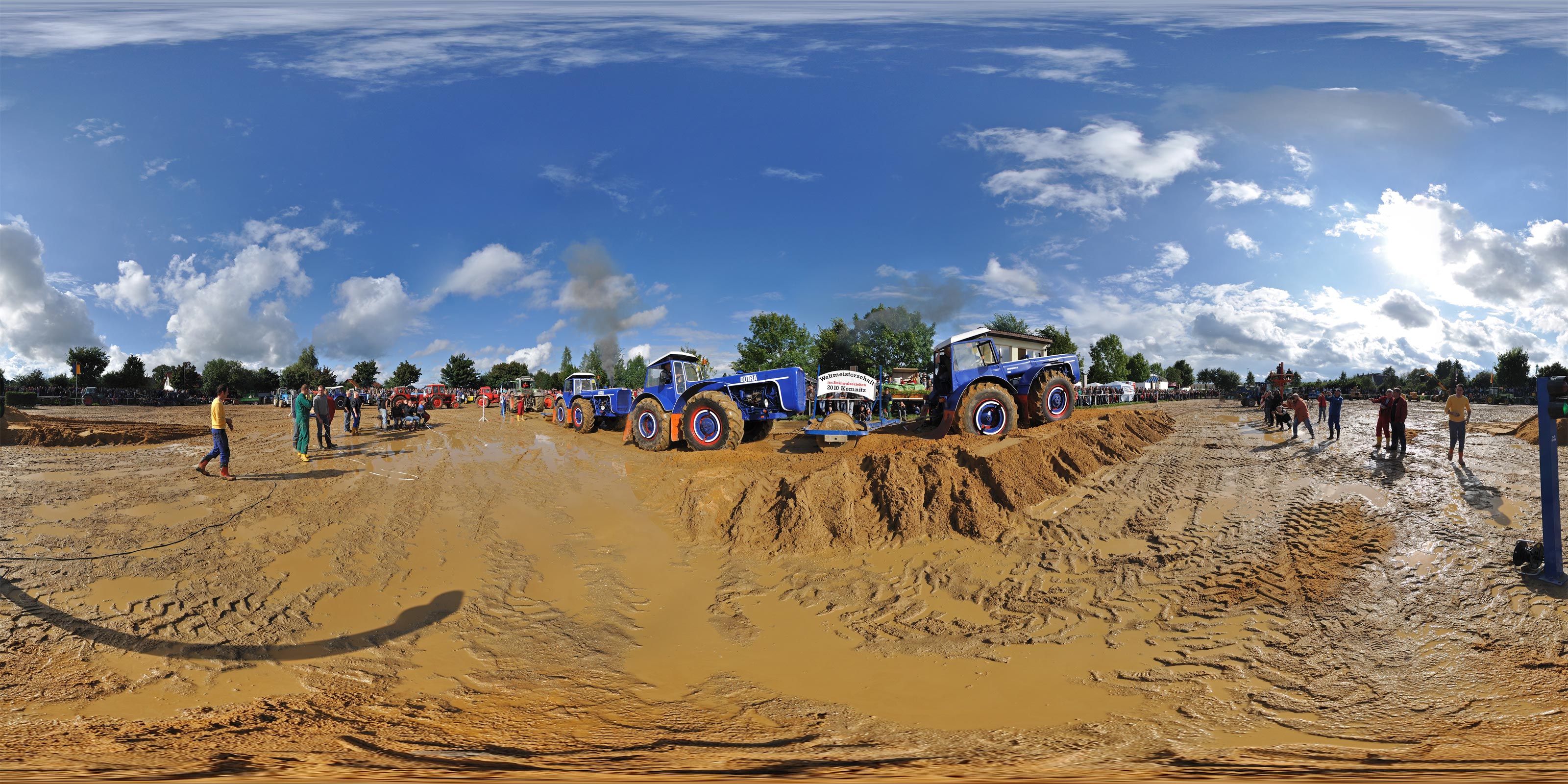 Dutra D4K-B 90PS beim Steinwalze ziehen