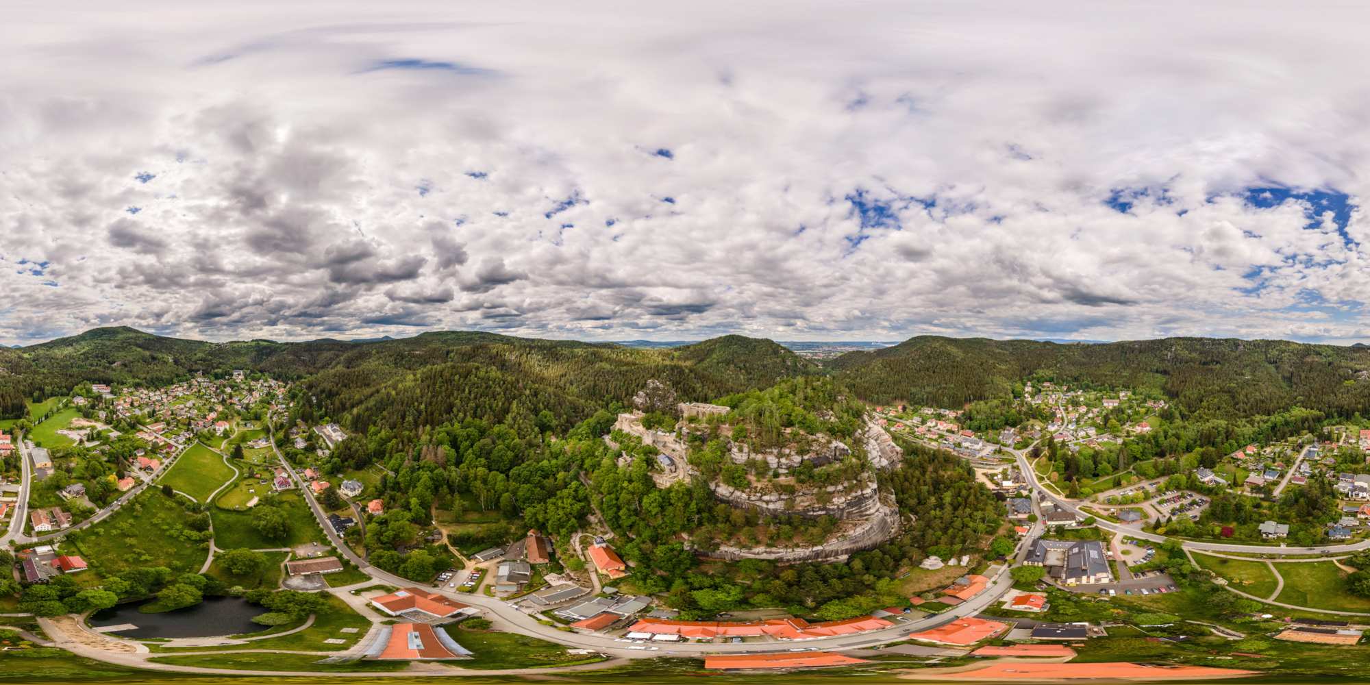 Luftpanorama - Burg und Kloster Oybin